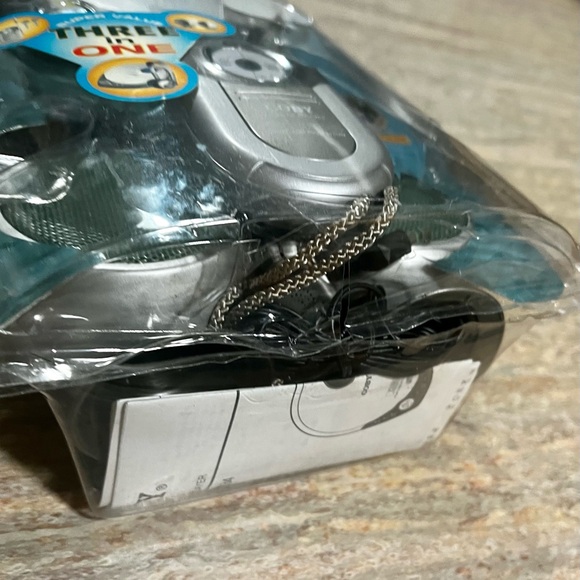 New Coby CX-CD1234 personal portable CD player mini AM/FM radio & mini speakers - Picture 8 of 16